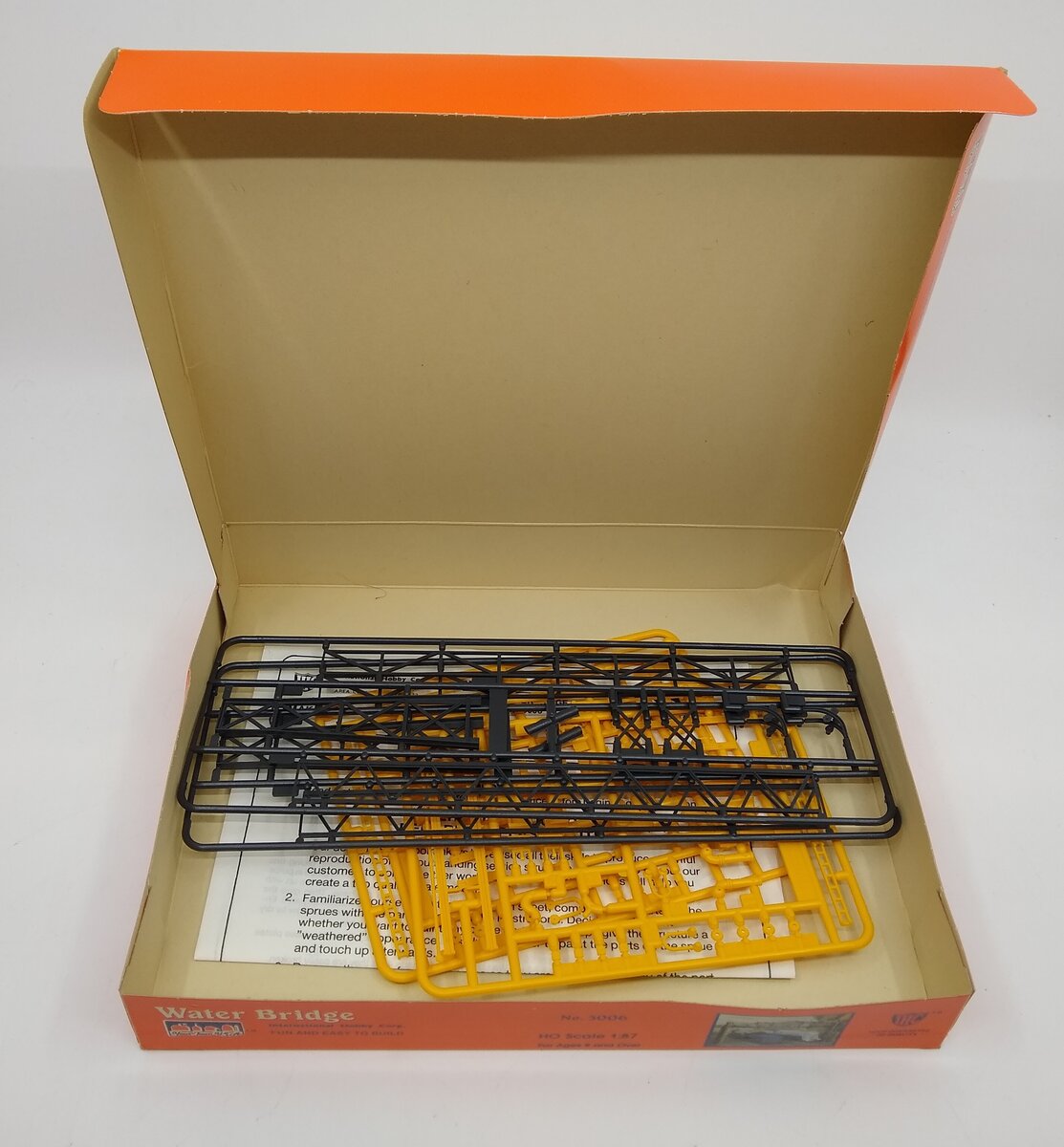 IHC 5006 HO Scale Watering Bridge Plastic Kit