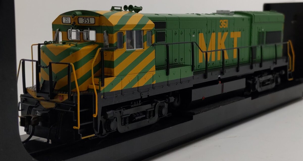 Atlas 10002186 HO Missouri-Kansas-Texas U23B Low Nose Diesel Locomotive #351