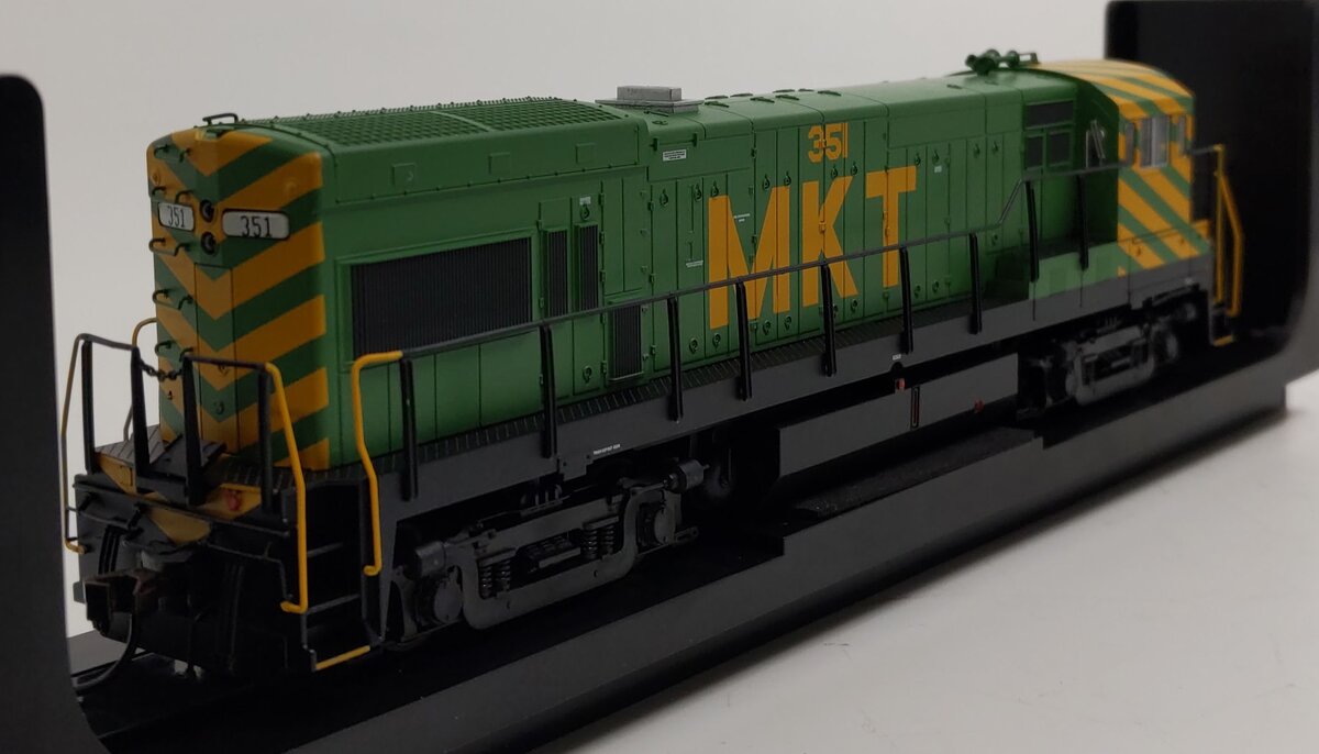 Atlas 10002186 HO Missouri-Kansas-Texas U23B Low Nose Diesel Locomotive #351