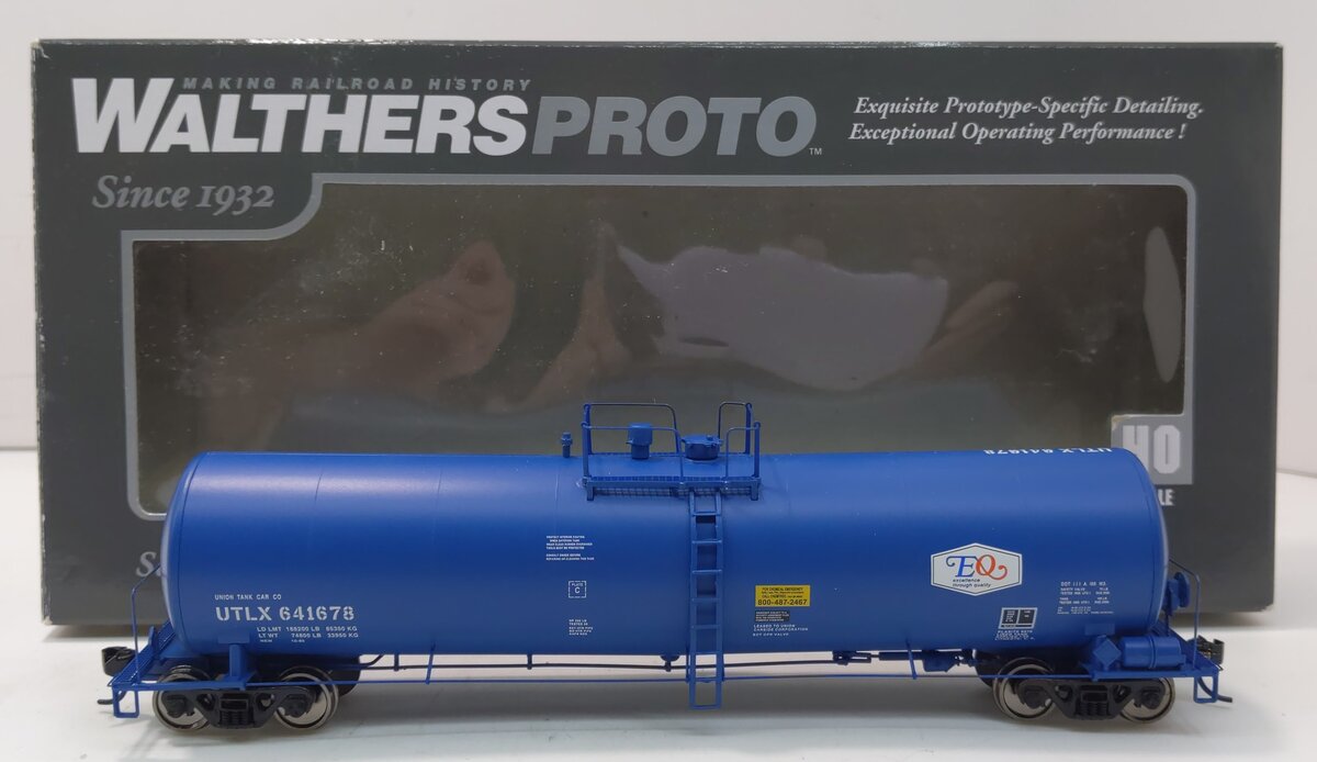 Walthers 920-100239 HO UTLX 54' 23,000 Gallon Funnel-Flow Tank Car #641678