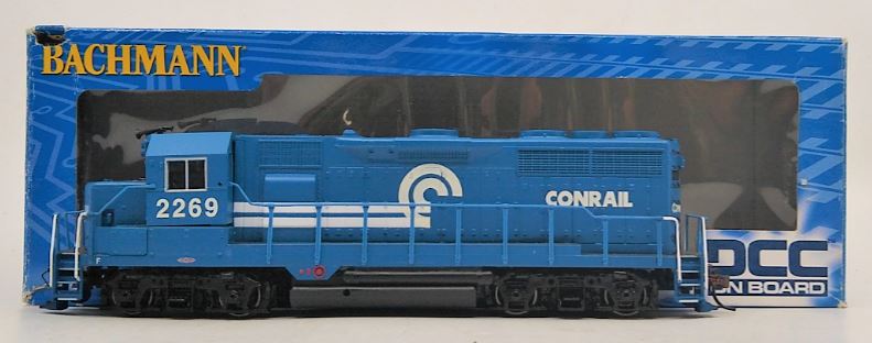 Bachmann 60702 HO Conrail EMD GP35 Diesel Locomotive w/DC #2269 (blue, white)