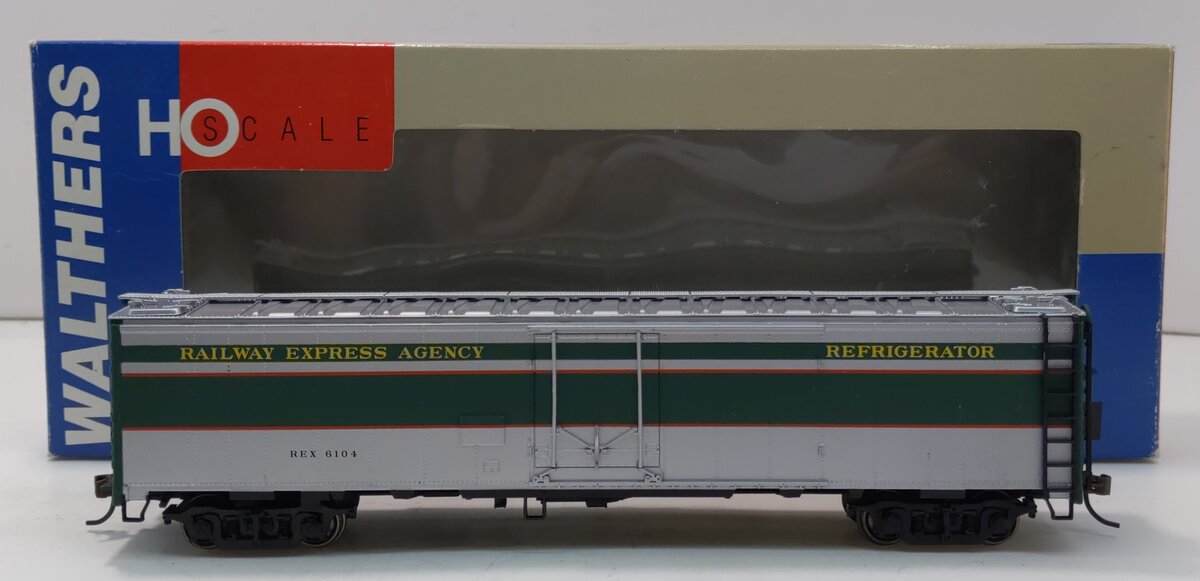 Walthers 932-6249 HO Scale REA Express Reefer #6104