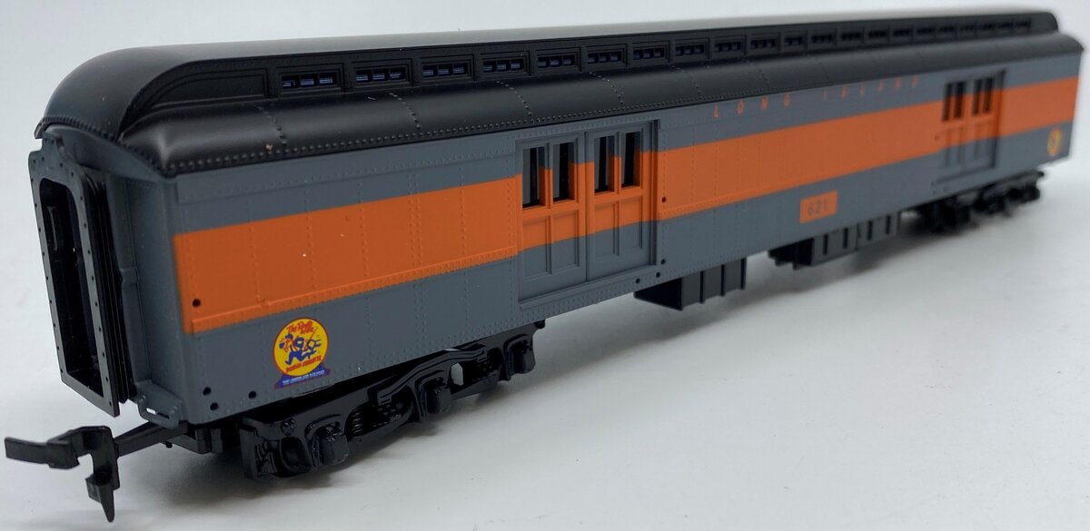 IHC 49380 HO Long Island RR Heavyweight Baggage #621