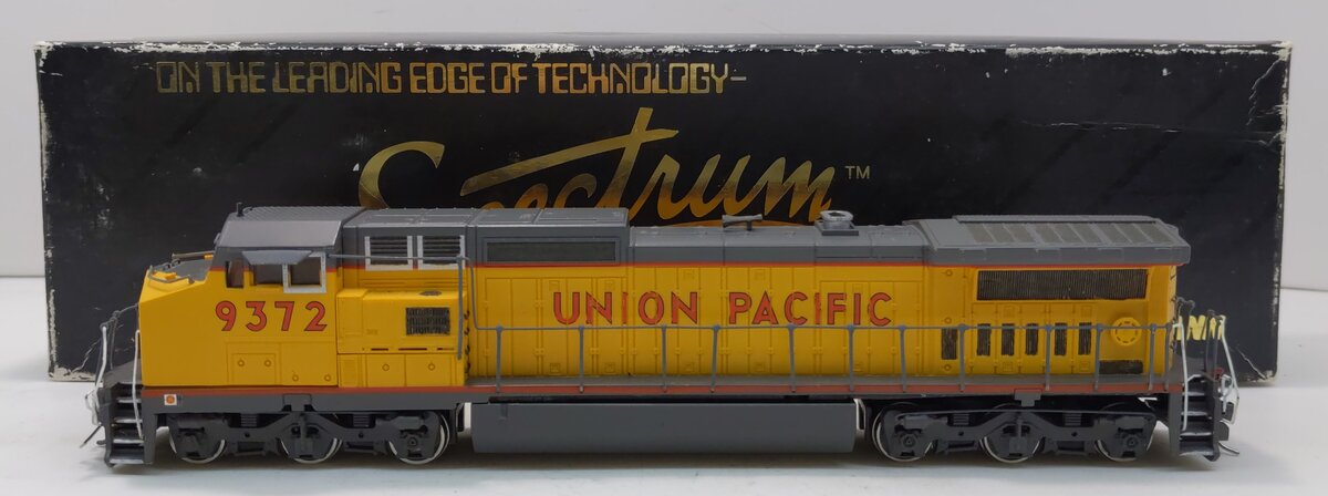 Bachmann 86002 HO Union Pacific GE DASH 8-40CW Wide Cab Diesel Locomotive #9372