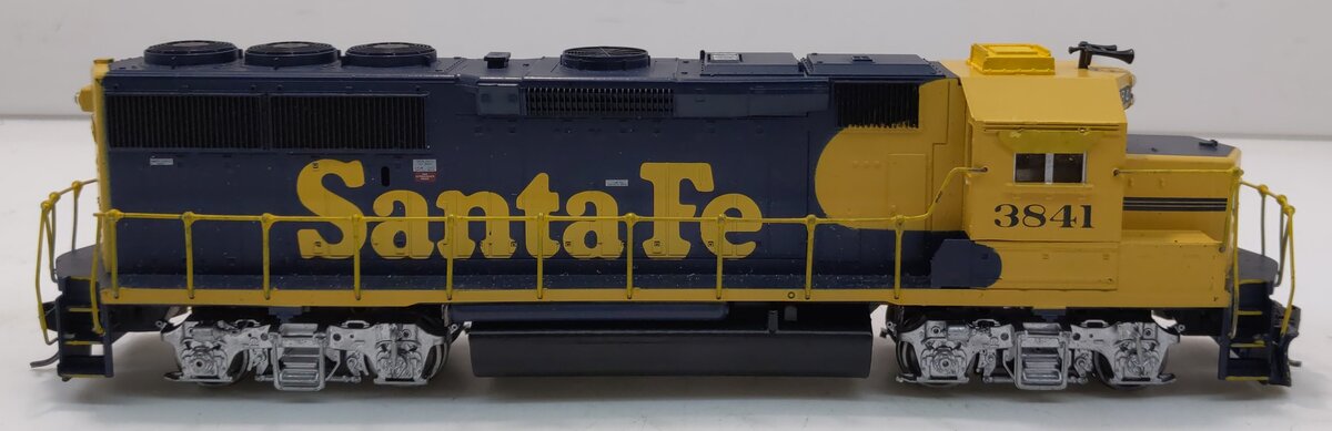 Athearn 77883 HO Santa Fe GP50 Phase II #3841