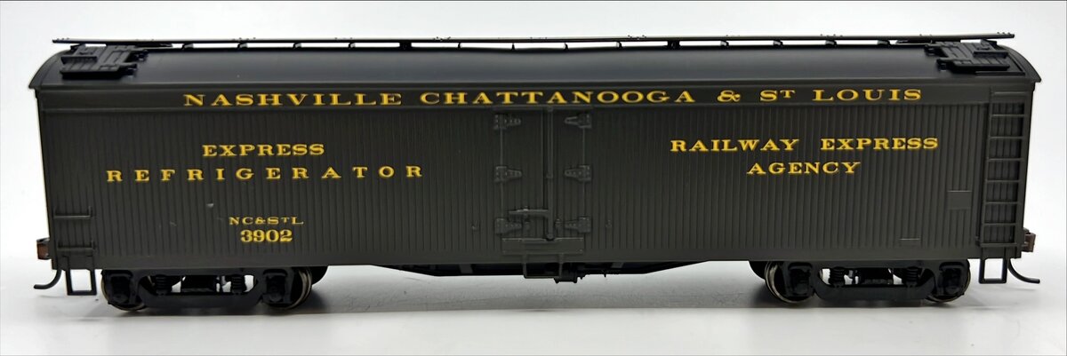 Athearn 92568 HO Nashville Chattanooga & St. Louis 50' Express Reefer #3902