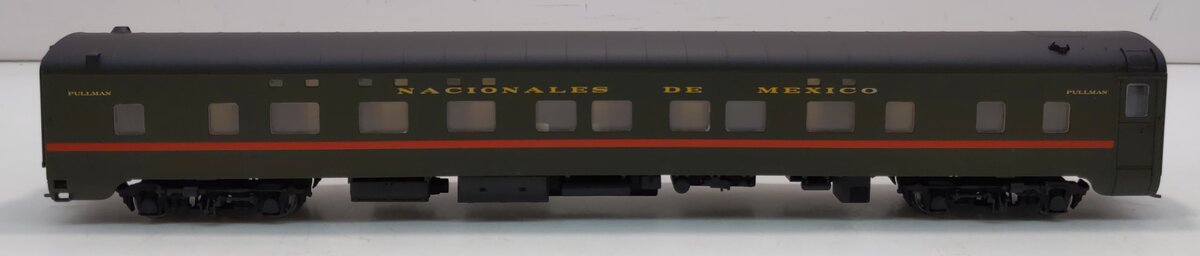 Walthers 932-16706 HO Nacionales de Mexico Pullman-Standard 4-4-2 Sleeper Car