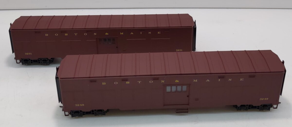 Walthers 932-24170 HO Boston & Maine C&O-Style Express Boxcar (Set of 2)