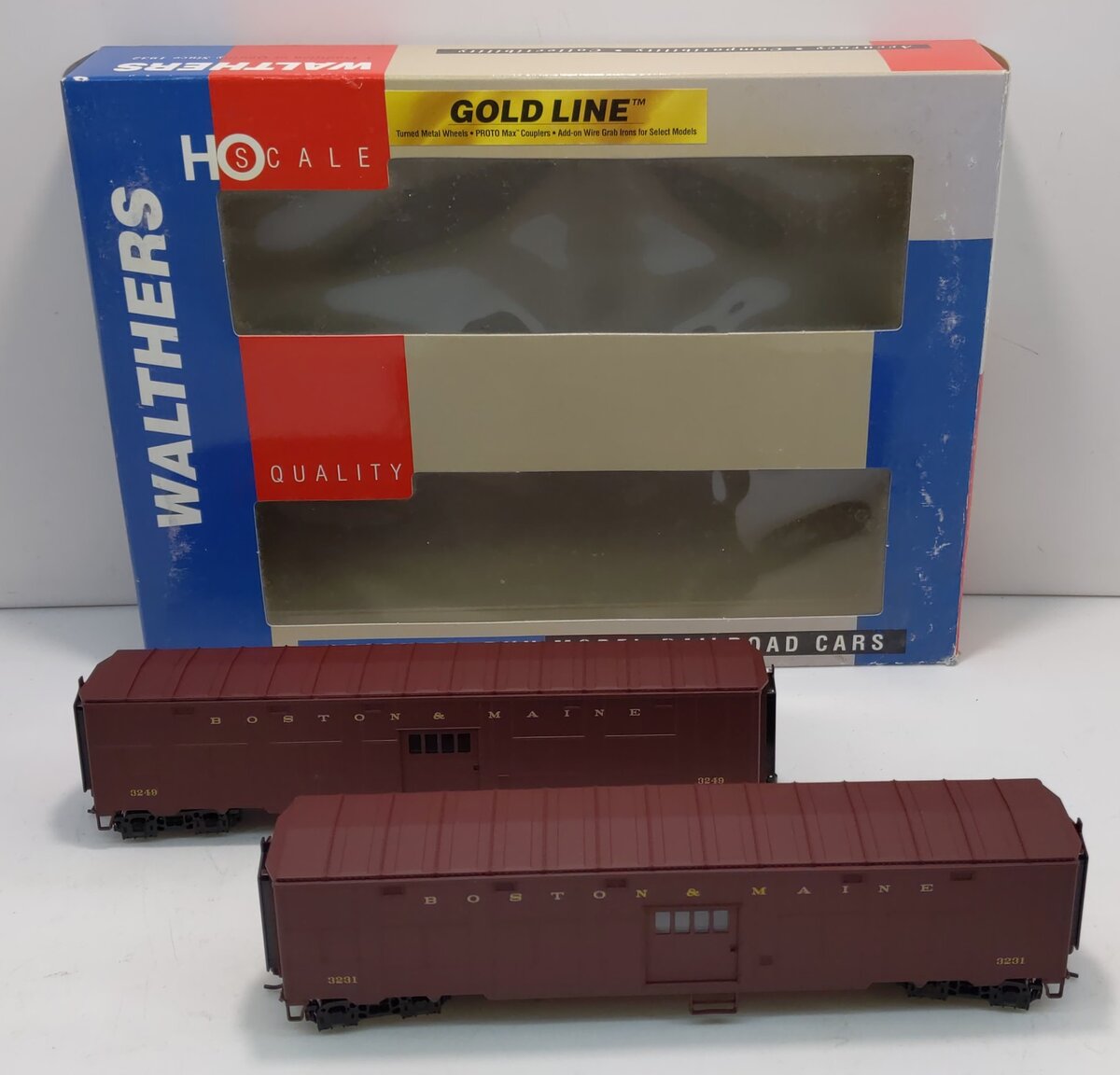 Walthers 932-24170 HO Boston & Maine C&O-Style Express Boxcar (Set of 2)