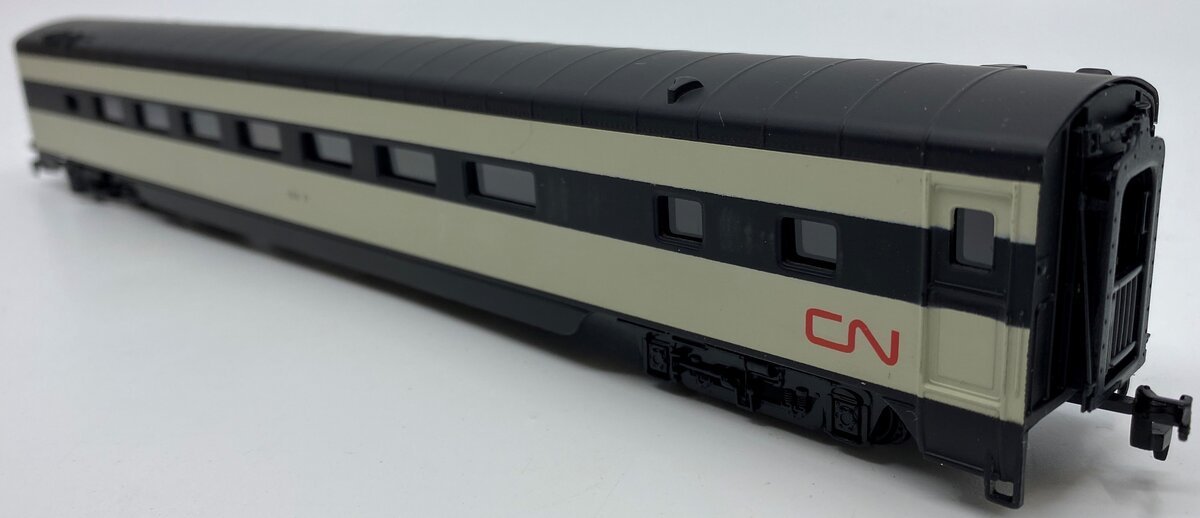 IHC 48051 HO Scale Canadian National Smooth Side Coach #5517