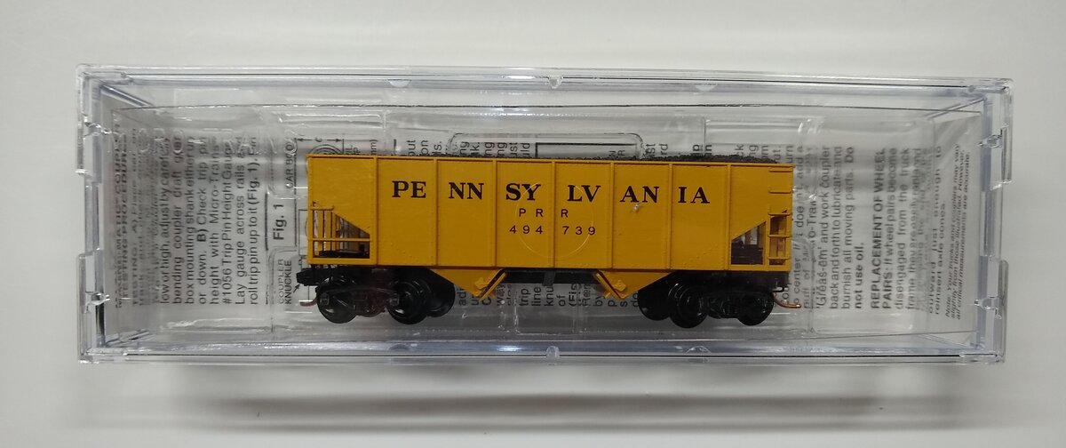 Micro-Trains 05600380 N Pennsylvania 33' Twin Bay Rib Side Hopper w/Load #494739