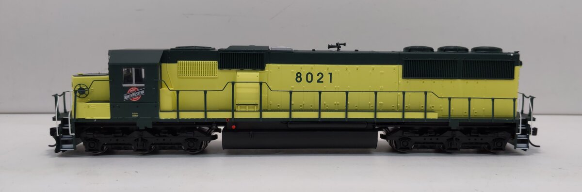 Walthers 910-19752 HO Chicago & North Western EMD SD60 Spartan Cab #8021 W/DCC
