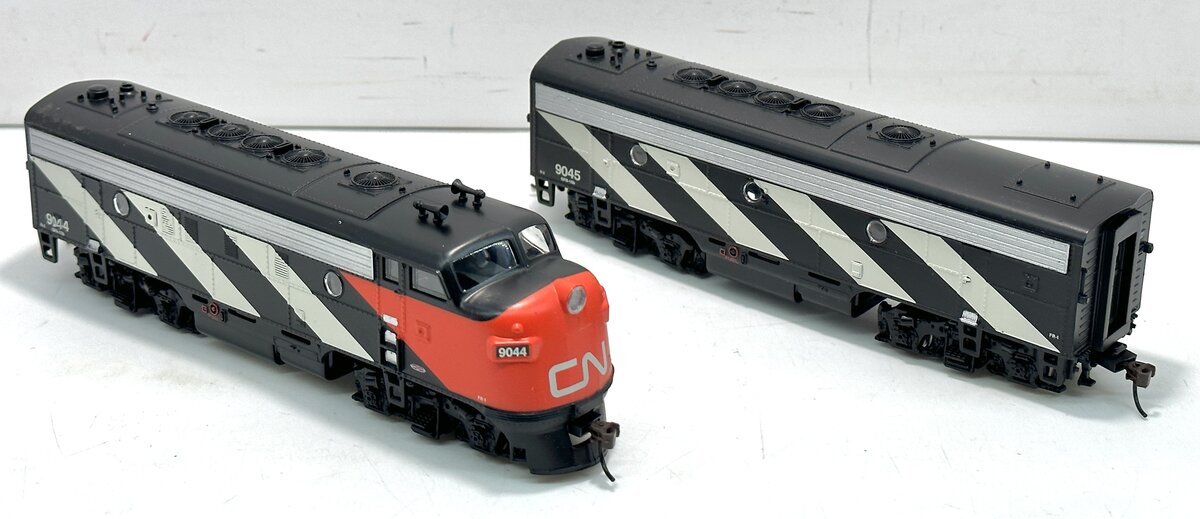 Athearn 80393 HO Canadian National Zebra F7 A/B Diesel Locomotive #9044 & #9045