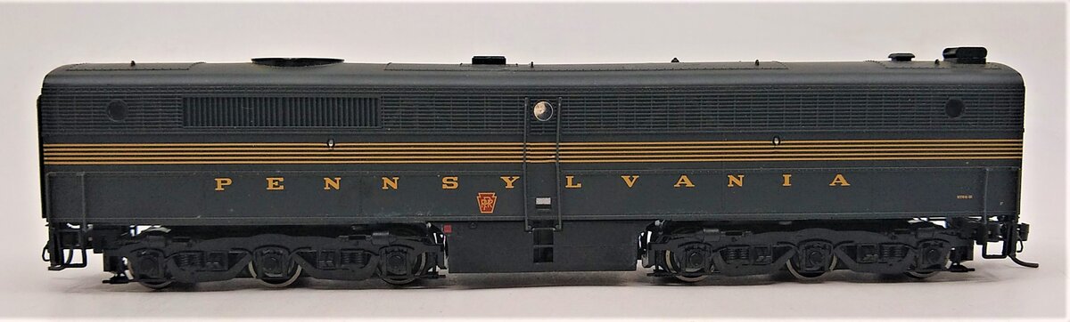 Proto 2000 21668 Life Like PRR B-Unit Diesel Locomotive #5754B