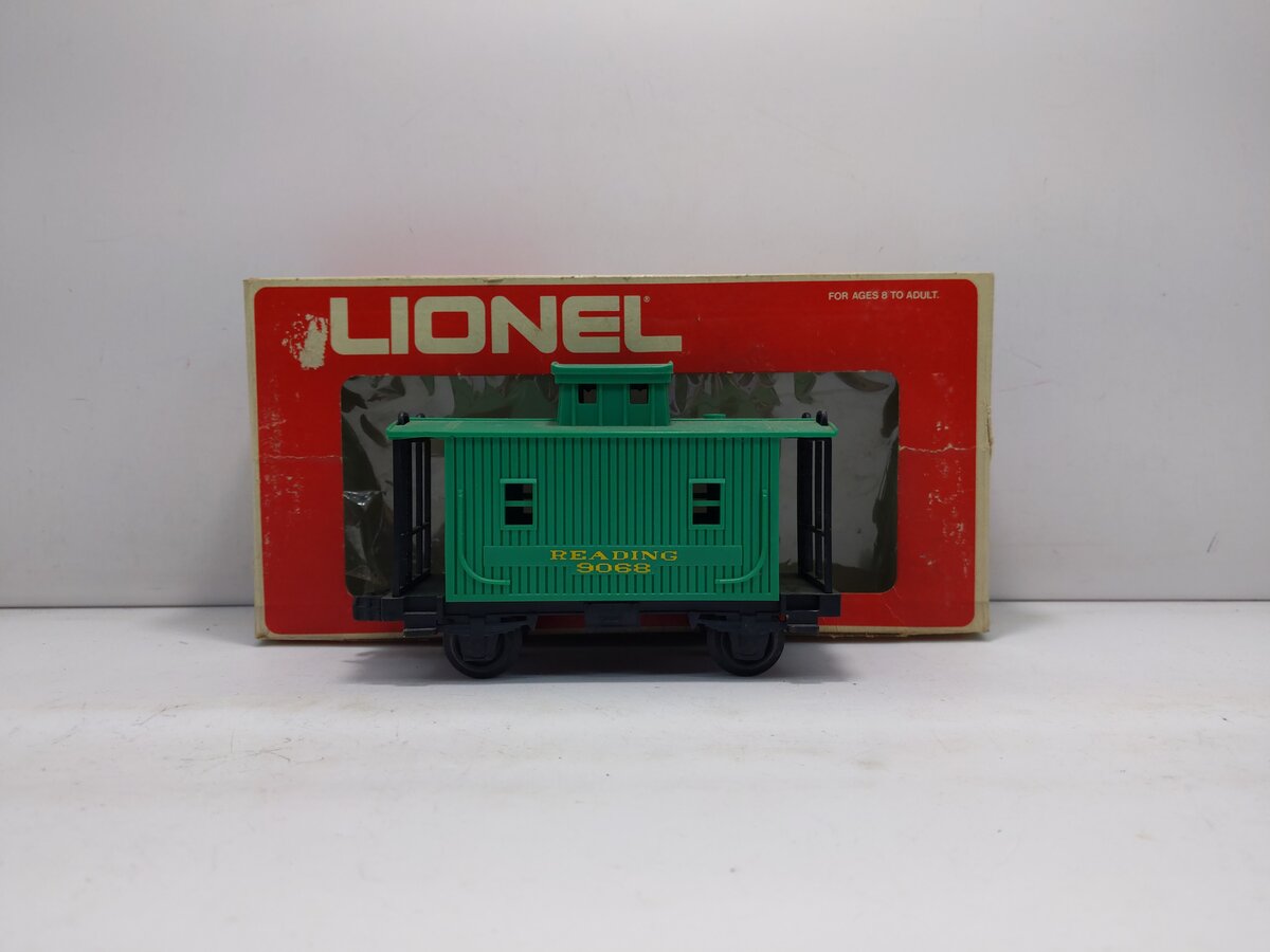 Lionel 6-9068 O Gauge Reading Bobber Caboose