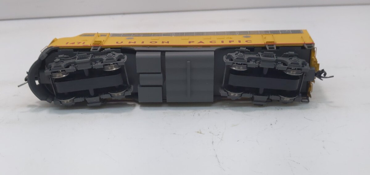 InterMountain 49003S HO Union Pacific EMD F7A Diesel Engine with Sound & DCC