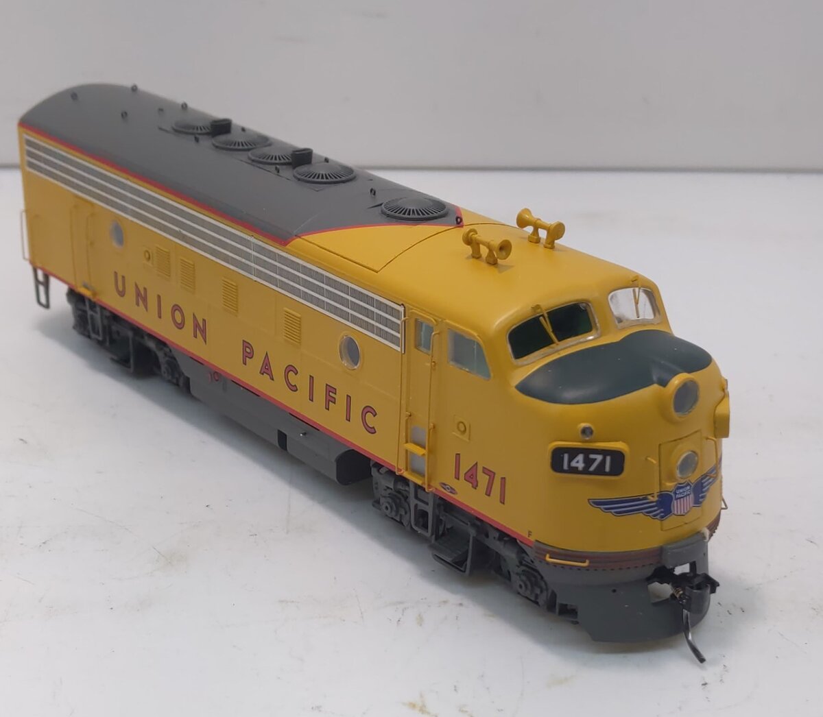 InterMountain 49003S HO Union Pacific EMD F7A Diesel Engine with Sound & DCC