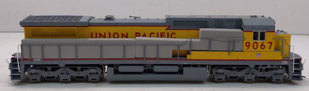 Atlas 7645 HO Scale Union Pacific C40-8 Diesel Locomotive #9067