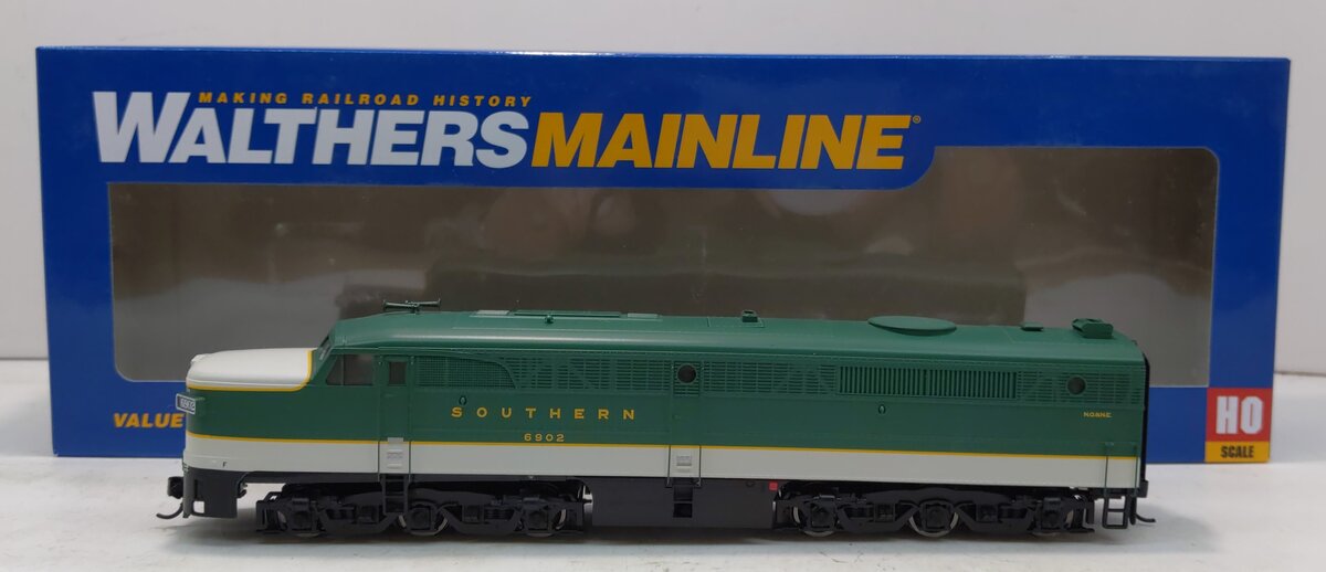 Walthers 910-20092 HO Southern Railway Alco PA Diesel Engine #6902 w/ DCC