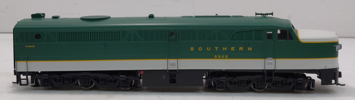 Walthers 910-20092 HO Southern Railway Alco PA Diesel Engine #6902 w/ DCC