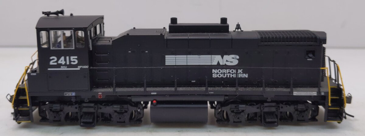 Atlas 9480 HO Norfolk & Southern MP-15DC Diesel Locomotive #2415 DC & DCC