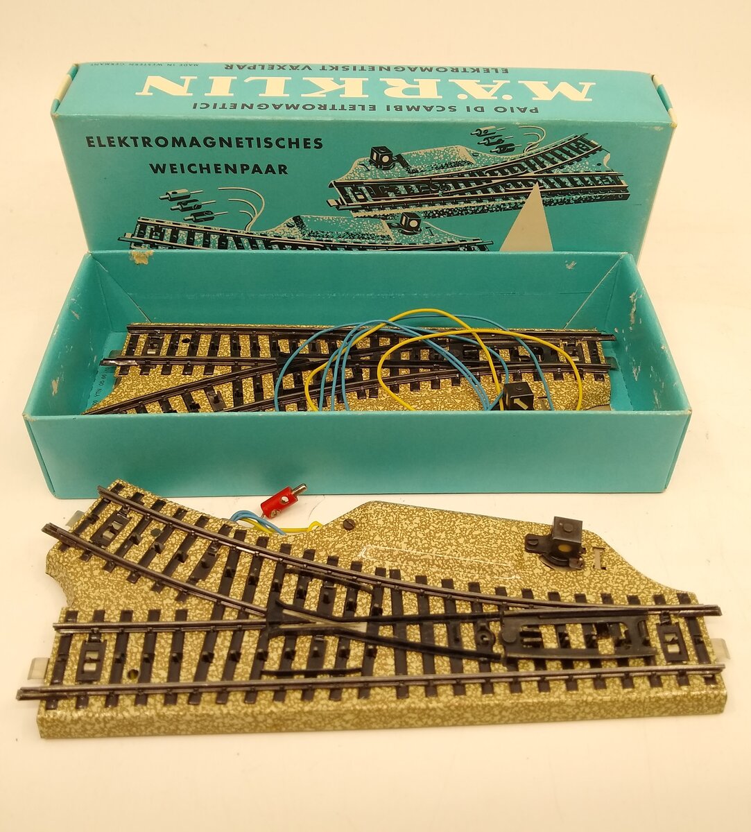 Marklin 5117 HO Scale Left and Right Track Turnouts (One Pair)