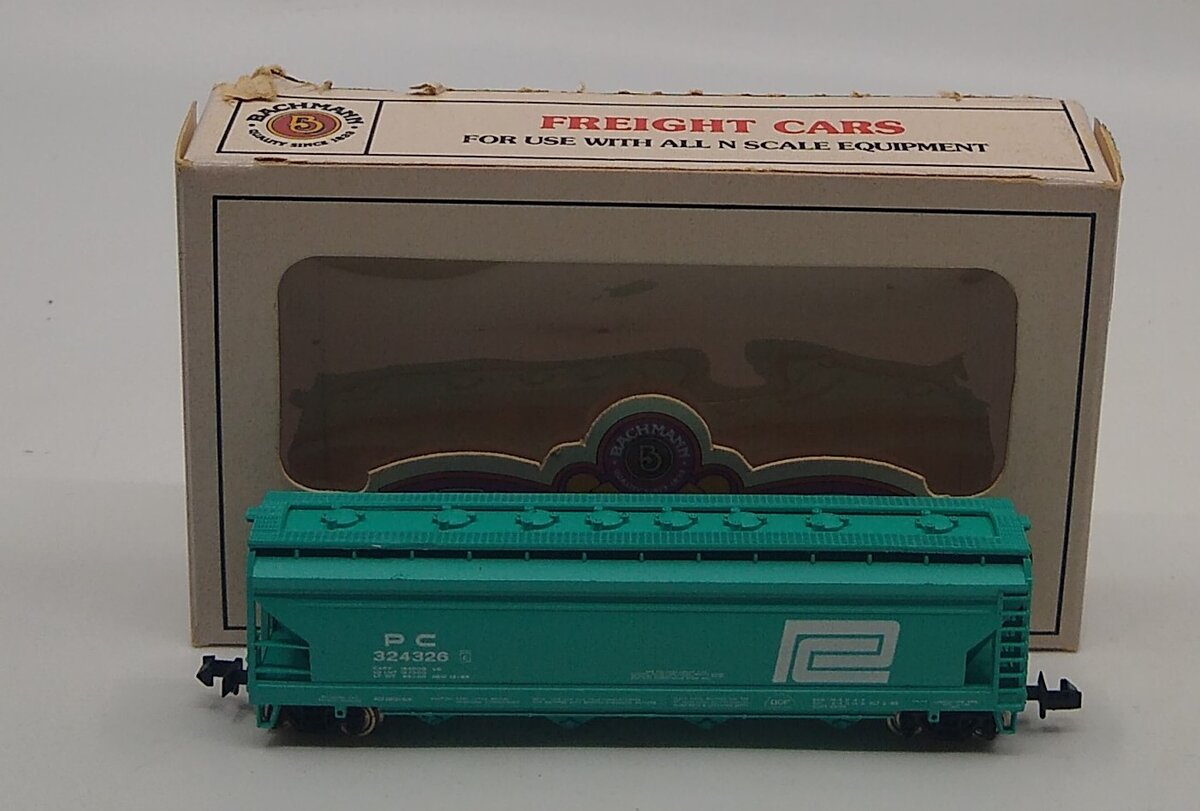 Bachmann 53-1005-32 N Penn Central 56' Center Flow Hopper Car #324326