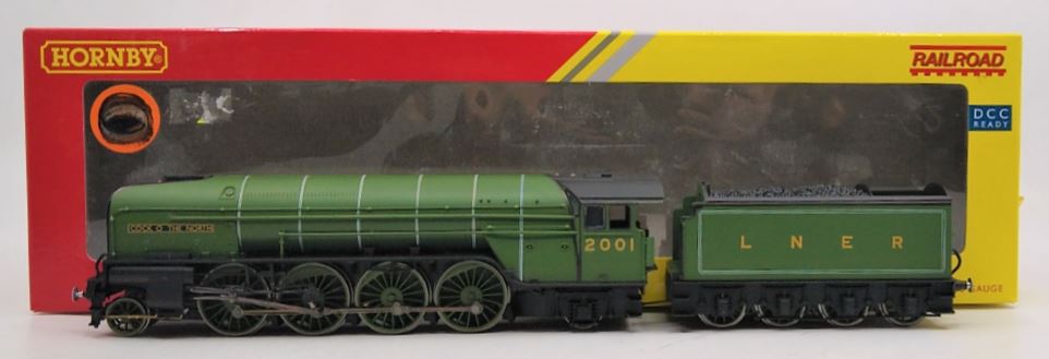 Hornby R3171 OO LNER ‘Cock 'O The North’ P2 Class 2-8-2 Era 3 Steam Locomotive