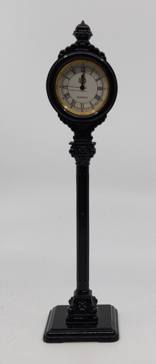 MTH 30-11049 O Scale Black Operating Street Clock