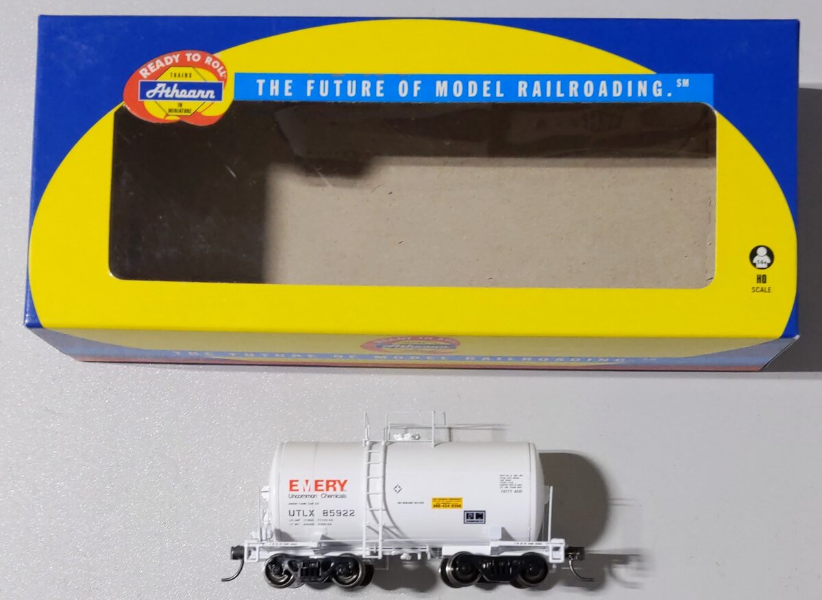 Athearn 89119 ULTX/Emery 30' NACC 8,000 Gallon Tankcar #85922