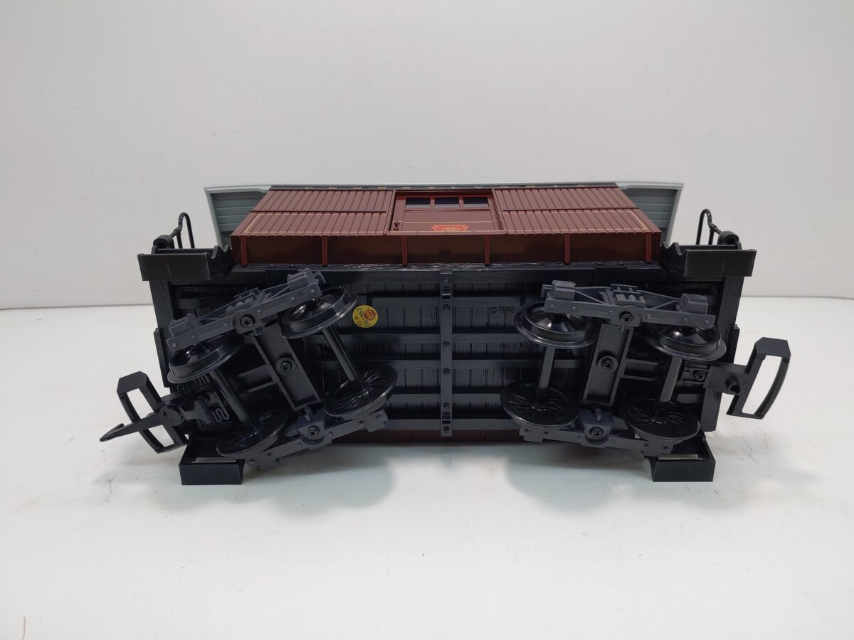 LGB 30050 G Scale Pennsylvania Shorty Baggage Car