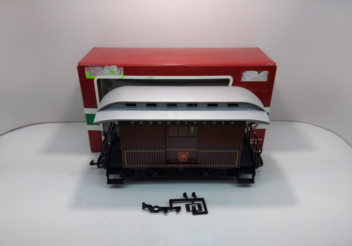 LGB 30050 G Scale Pennsylvania Shorty Baggage Car
