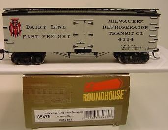 Roundhouse 85475 HO Scale Milwaukee Reefer Car #4354