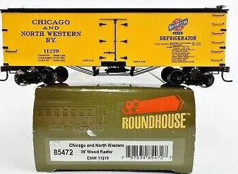 Roundhouse 85472 HO Scale Chicago & North Western Refrigerator Car # 11219
