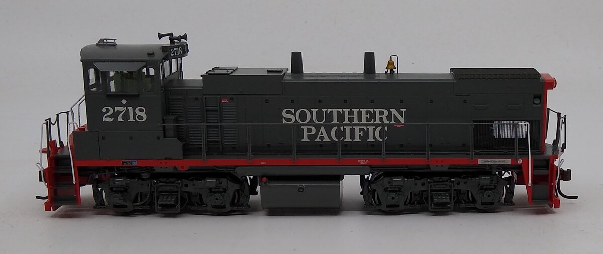 Athearn G66107 Southern Pacific MP15AC Diesel Locomotive #2718