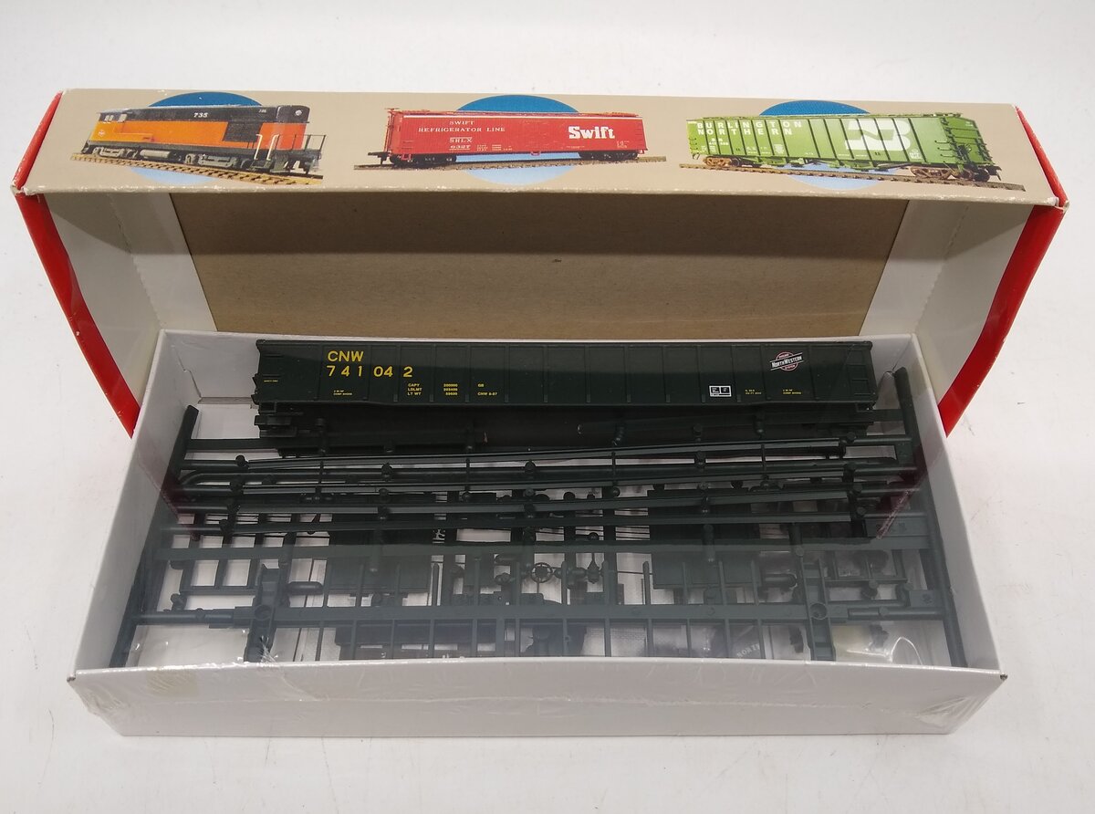 Walthers 932-5904 HO C&NW 53' Thrall  Gondola #741042 Kit