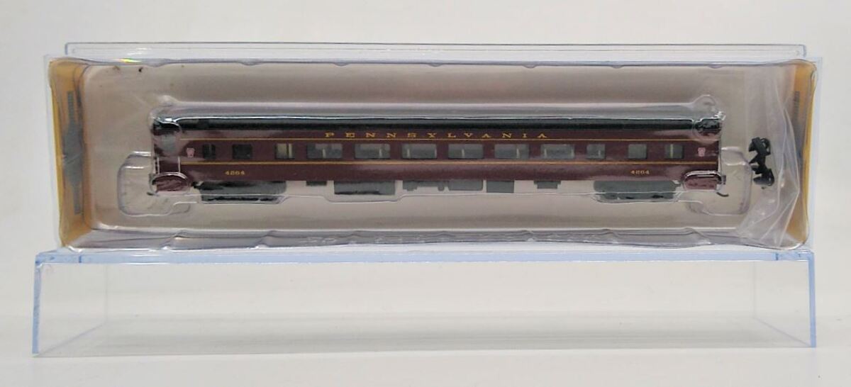 Bachmann 14251 N Pennsylvania 85' Smooth-Side Coach with Lighting