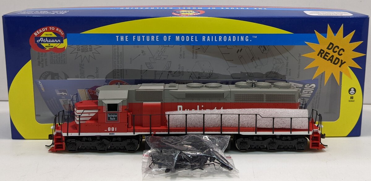 Athearn 98705 HO Scale CB&Q/C&S Powered SD-40 Diesel Locomotive #881