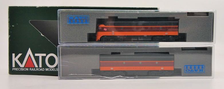 Kato 106-0430 N Milwaukee Road EMD FP7A & F7B Diesel Locomotive #95A/95B