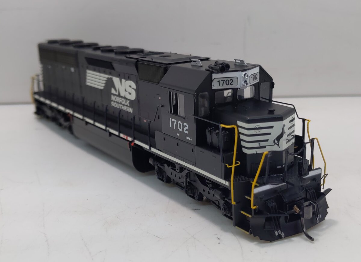 Athearn G67210 HO Norfolk Southern SD45-2 Diesel Locomotive w/DCC & Sound #1702