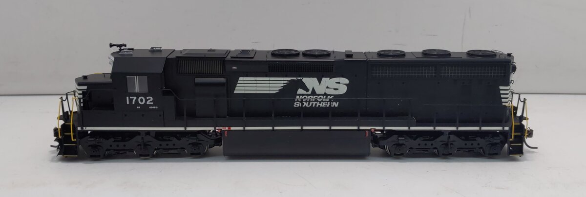 Athearn G67210 HO Norfolk Southern SD45-2 Diesel Locomotive w/DCC & Sound #1702
