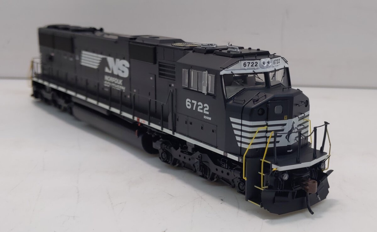 Athearn G67417 HO NS/Horsehead SD60I Diesel Locomotive w/DCC & Sound #6722
