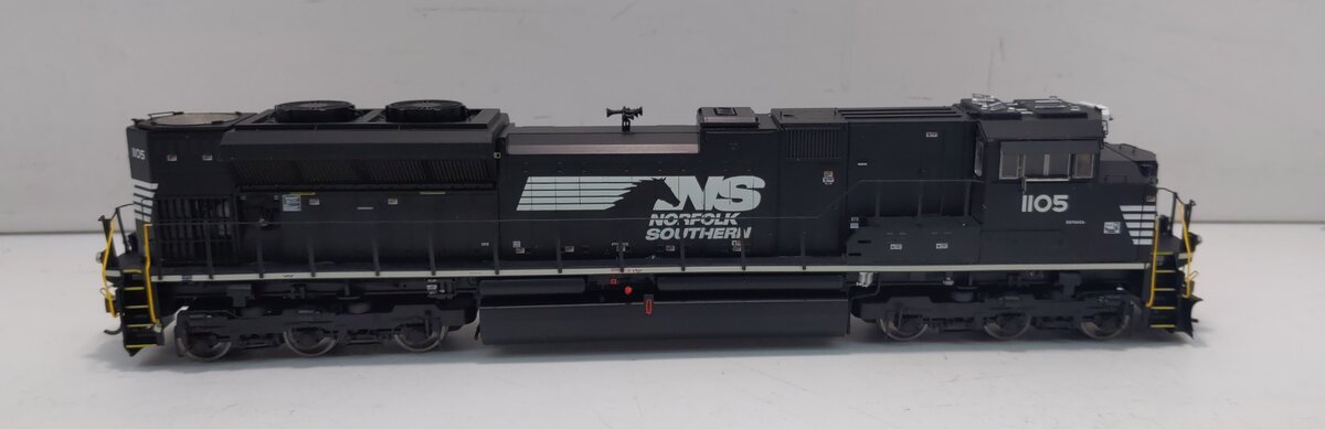 Athearn G68879 HO NS SD70ACe Diesel Locomotive with DCC & Sound #1105