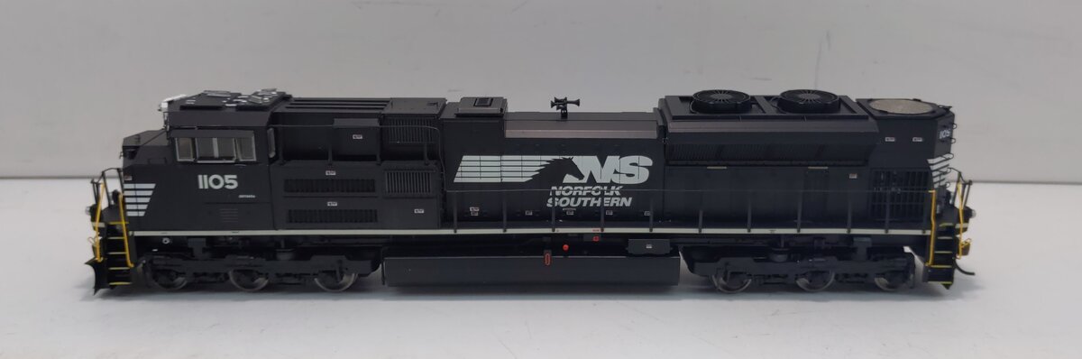Athearn G68879 HO NS SD70ACe Diesel Locomotive with DCC & Sound #1105
