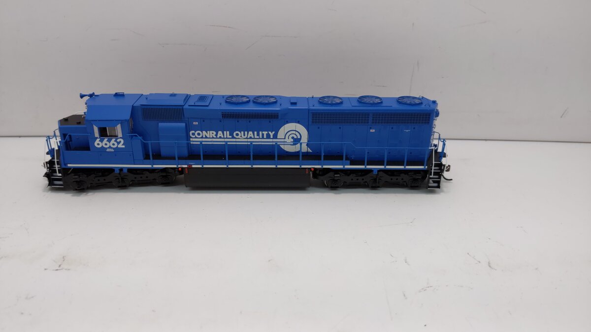 Athearn G86090 HO Conrail SD45-2 Diesel Locomotive #6662