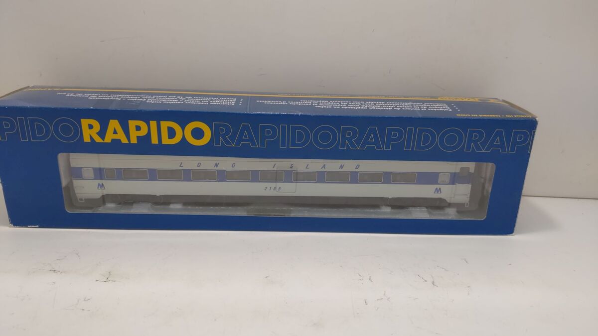 Rapido Trains 100350 HO Long Island CC&F Lightweight Coach MTA #2185