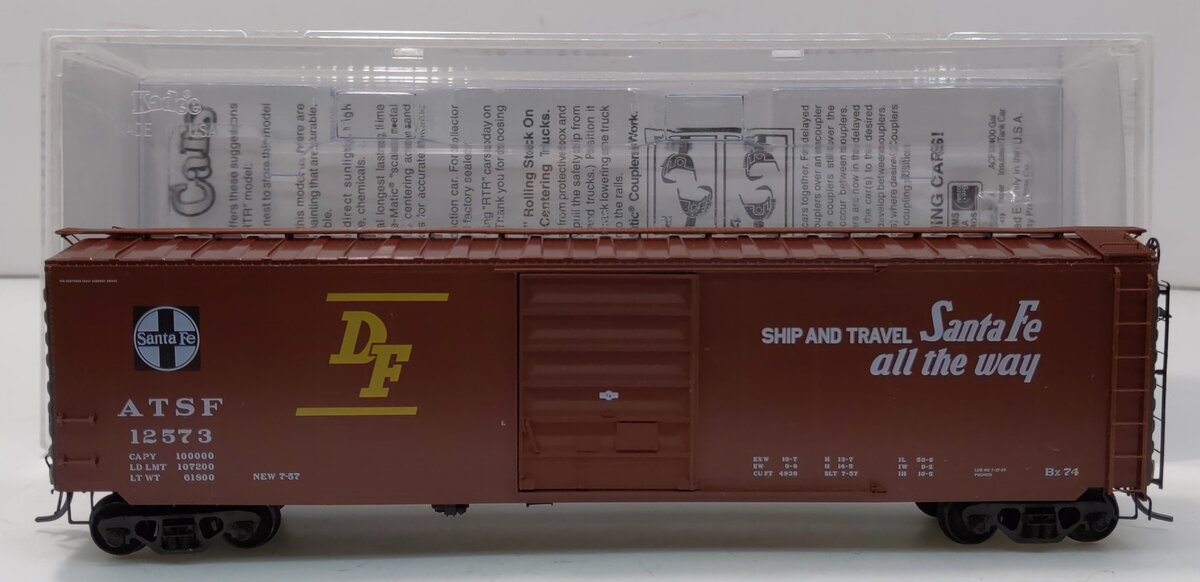 Kadee 6384 HO Atchison, Topeka & Santa Fe 50' PS1 Boxcar #12573