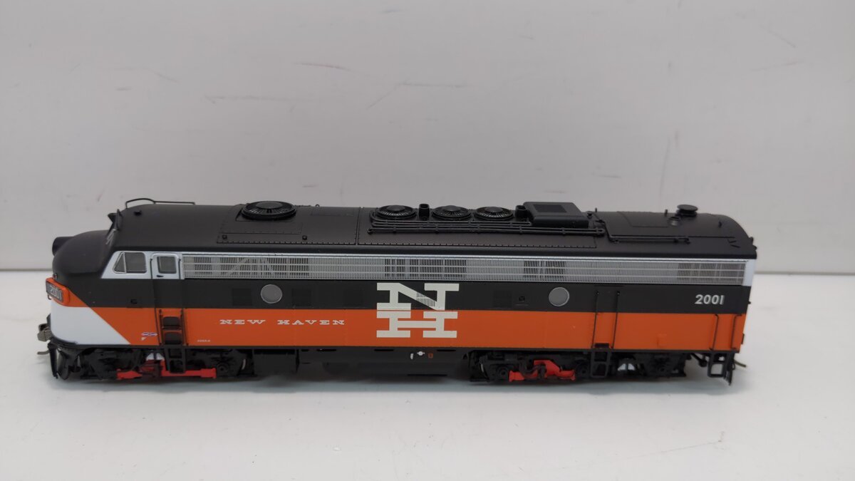 Rapido Trains 14009 HO New Haven EMD FL9 - Standard DC #2001