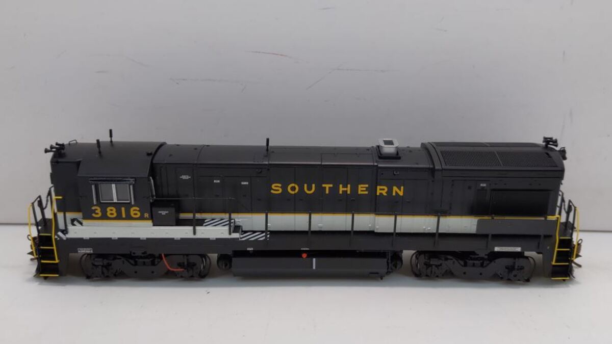 Rapido Trains 18036 HO Southern GE B36-7 Diesel Locomotive DC #3816