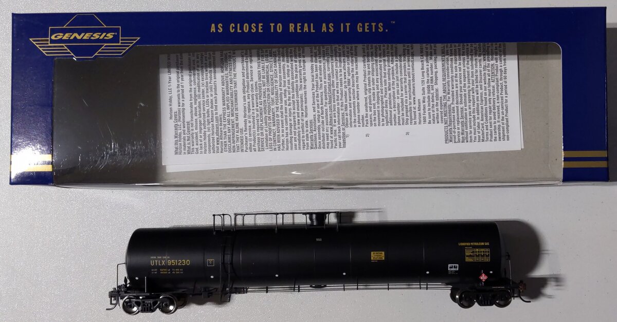 Athearn G68457 HO Scale Union Tank Car UTC 33k LPG Tank Car "Late" #951230